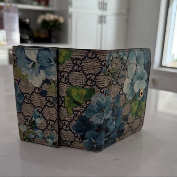 EUC AUTH Gucci in Bloom - Blue Bi-Fold Wallet *Stunning* LIMITED EDITION - Picture 11 of 12